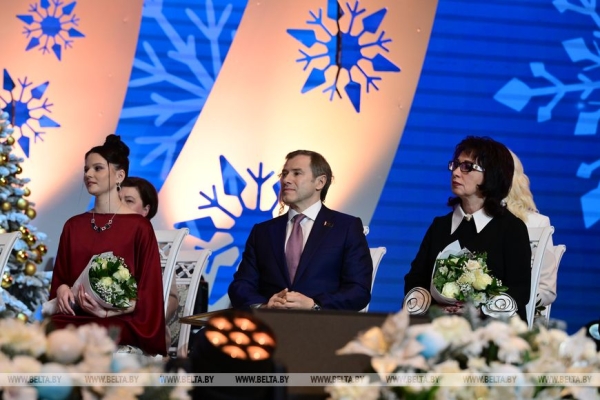 Рождественские тезисы о главном, взгляд в будущее и вода минчанам. Итоги недели Президента