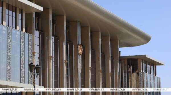 Лукашенко поздравил народного артиста России Игоря Николаева с 65-летием