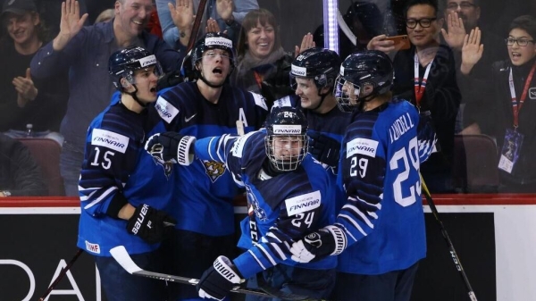 Хоккеисты сборной Финляндии обыграли шведов и стали первыми финалистами МЧМ