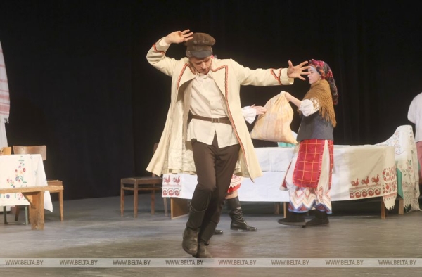 "Павлинку" на сцене Гомельского областного драмтеатра представили инклюзивные актеры