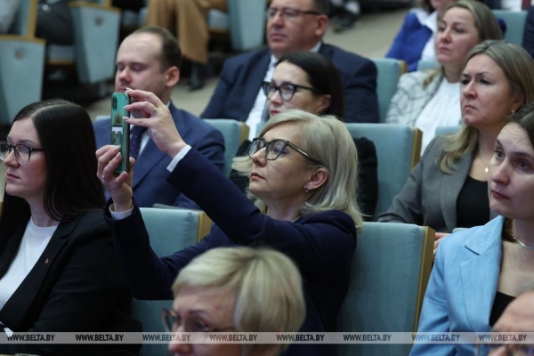 Книгу "Наш Президент" презентовали в НББ