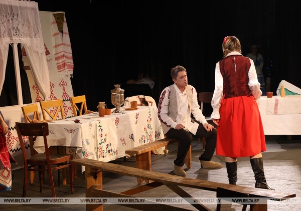 "Павлинку" на сцене Гомельского областного драмтеатра представили инклюзивные актеры