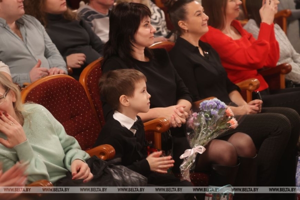 "Павлинку" на сцене Гомельского областного драмтеатра представили инклюзивные актеры