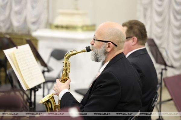 "Воплотила в жизнь детскую мечту". Как проходит бал в Большом театре