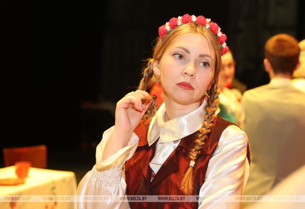 "Павлинку" на сцене Гомельского областного драмтеатра представили инклюзивные актеры