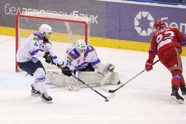 "Локомотив" прервал победную серию "Юности" в экстралиге 