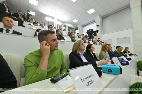 Лукашенко: Беларусь успешно заменяет сотрудничество с Западом на Восток Лукашенко: Беларусь успешно заменяет сотрудничество с Западом на Восток