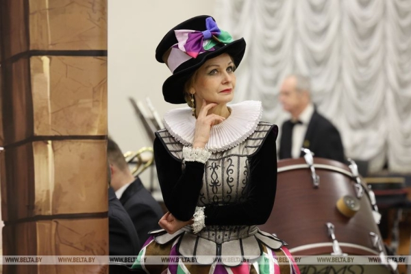 "Воплотила в жизнь детскую мечту". Как проходит бал в Большом театре