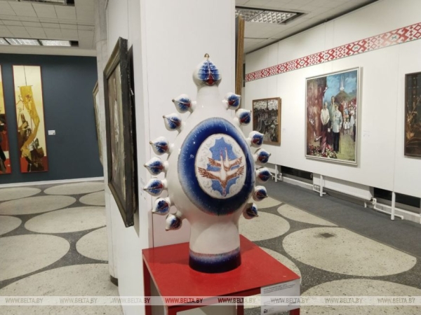 Выставка знаковых произведений белорусских художников открылась во Дворце искусства Выставка знаковых произведений белорусских художников открылась во Дворце искусства