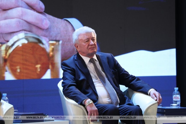 Книгу "Наш Президент" презентовали в НББ