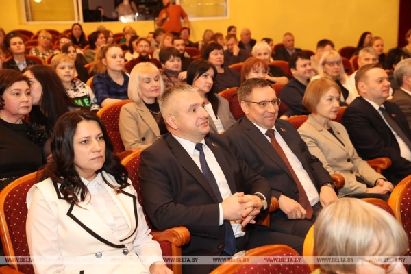 "Павлинку" на сцене Гомельского областного драмтеатра представили инклюзивные актеры