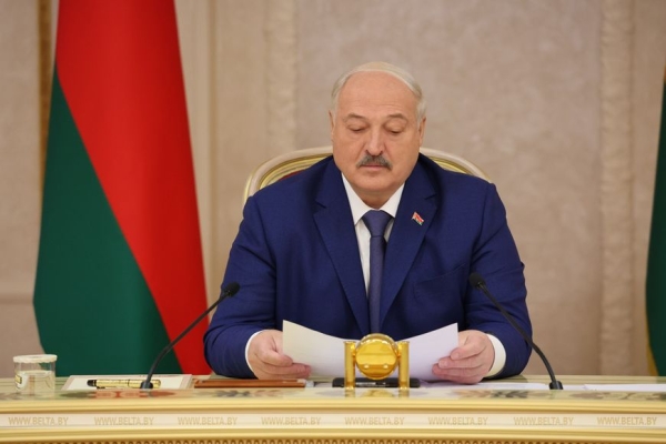 Реверс правительства, прокачка местной власти, ожидания избирателей и российские регионы. Итоги недели Президента