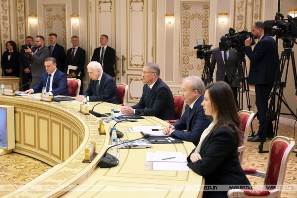 Лукашенко о сотрудничестве с Башкортостаном: мы просто обязаны нарастить товарооборот и превзойти $320 млн