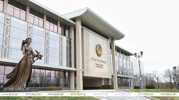 Лукашенко утвердил Государственную инвестиционную программу на 2025 год Лукашенко утвердил Государственную инвестиционную программу на 2025 год