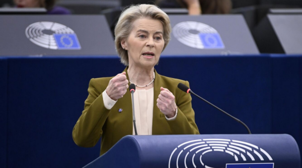 Глава ЕК объявит новую европейскую стратегию по ИИ, заявил Макрон