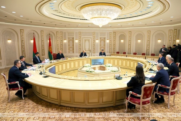 Лукашенко о сотрудничестве с Башкортостаном: мы просто обязаны нарастить товарооборот и превзойти $320 млн