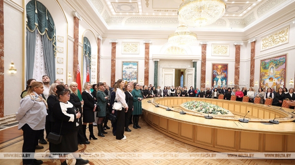 Дворец Независимости посетили с экскурсией сотрудники Минского молочного завода №1 и представители торговли Дворец Независимости посетили с экскурсией сотрудники Минского молочного завода №1 и представители торговли