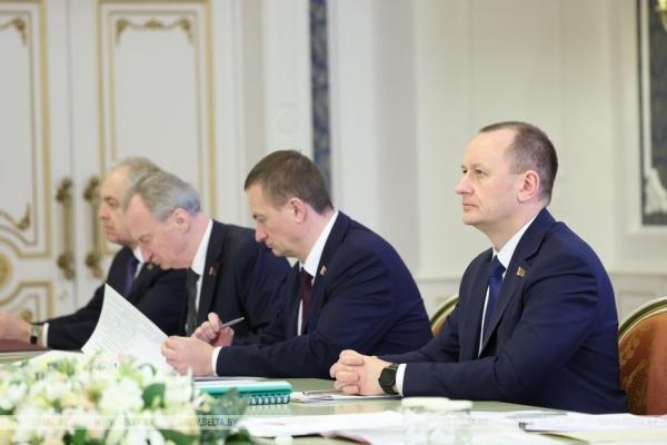 
Лукашенко представили законопроект о статусе председателей рай- и горисполкомов 
