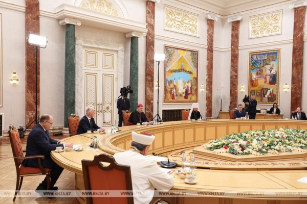 О конфессиональных центрах, религиозном образовании и общих ценностях. Подробности встречи у Лукашенко