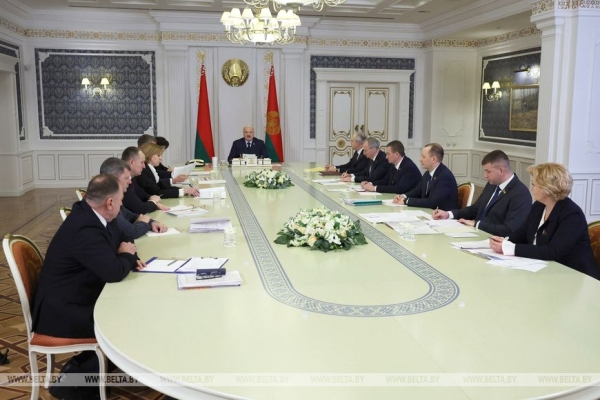 
Лукашенко представили законопроект о статусе председателей рай- и горисполкомов 
