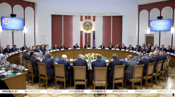 Рыженков: тройку основных торговых партнеров Беларуси составляют Россия, Китай и ОАЭ Рыженков: тройку основных торговых партнеров Беларуси составляют Россия, Китай и ОАЭ