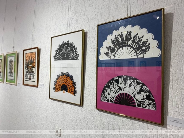 Судьба в вытинанке и соломка как дело жизни. В Минске открылась выставка "Зямныя мары"