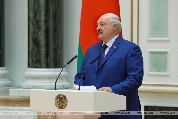 Лукашенко вручил госнаграды женщинам из различных сфер деятельности и регионов страны 