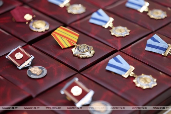 Лукашенко вручил госнаграды женщинам из различных сфер деятельности и регионов страны 