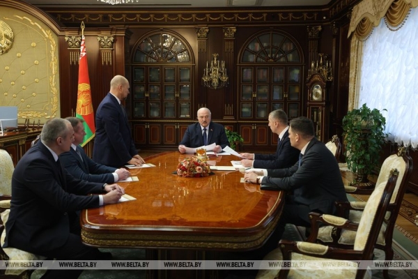 Лукашенко провел кадровые перестановки в посольствах и МИД