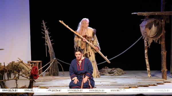 Новый художественный театр России на фестивале "M.@rt.контакт-2025" представил северную легенду "Егорушкины птицы"