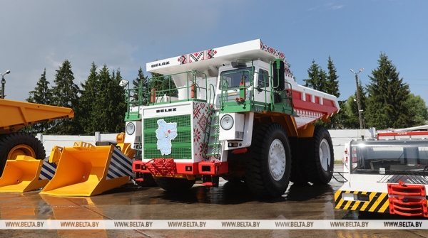 Беларусь поставит в Новосибирскую область в ближайшее время около 20 карьерных самосвалов 