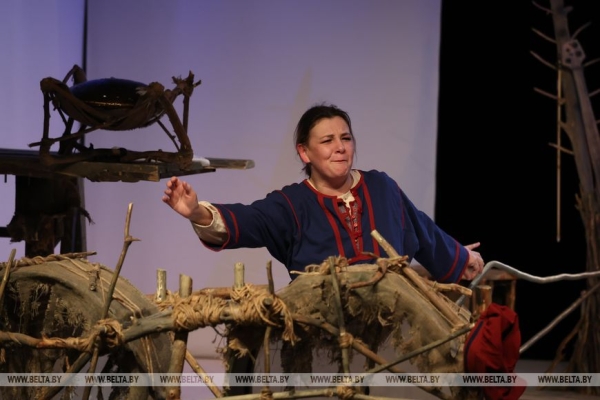 Новый художественный театр России на фестивале "M.@rt.контакт-2025" представил северную легенду "Егорушкины птицы"