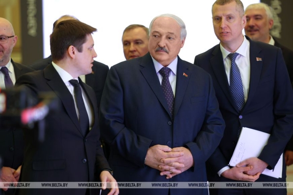 Перезагрузка правительства, революция дронов, интервью в X и Мьянма. Итоги недели Президента