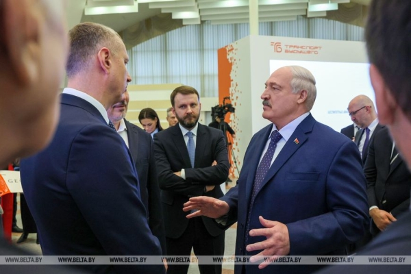 
От беспилотных систем до платформенной экономики. Лукашенко представили перспективные направления сотрудничества с Россией
