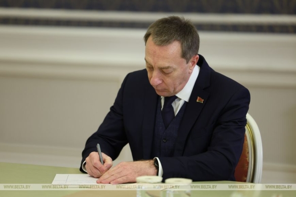 Перезагрузка правительства, революция дронов, интервью в X и Мьянма. Итоги недели Президента