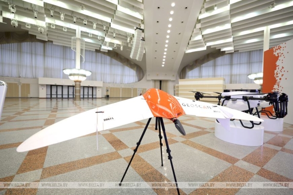 Перезагрузка правительства, революция дронов, интервью в X и Мьянма. Итоги недели Президента