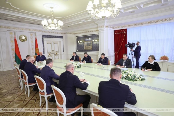 Перезагрузка правительства, революция дронов, интервью в X и Мьянма. Итоги недели Президента