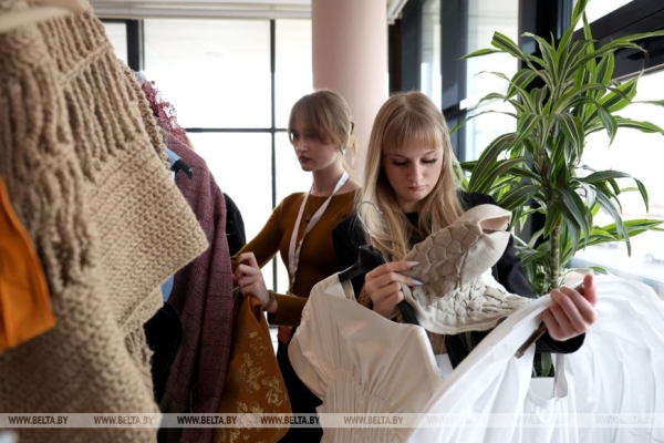 "За кулисами индустрии красоты". Как прошел молодежный форум стилистов в Минске "За кулисами индустрии красоты". Как прошел молодежный форум стилистов в Минске