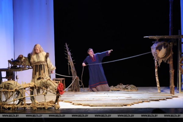 Новый художественный театр России на фестивале "M.@rt.контакт-2025" представил северную легенду "Егорушкины птицы"