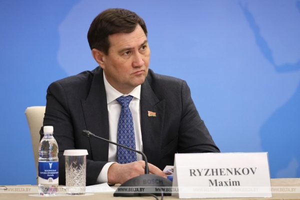 Тракторы, сухое молоко, оборудование. О чем договорились компании Беларуси и Мьянмы на бизнес-форуме