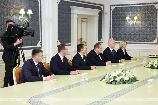 Администрация Президента, Нацбанк, местная вертикаль и дипломаты. Итоги кадрового дня у Лукашенко