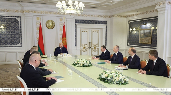 
Лукашенко сформировал экономический блок правительства. Кто за него отвечает и какие задачи поставил Президент  
