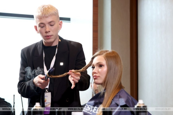 "За кулисами индустрии красоты". Как прошел молодежный форум стилистов в Минске "За кулисами индустрии красоты". Как прошел молодежный форум стилистов в Минске