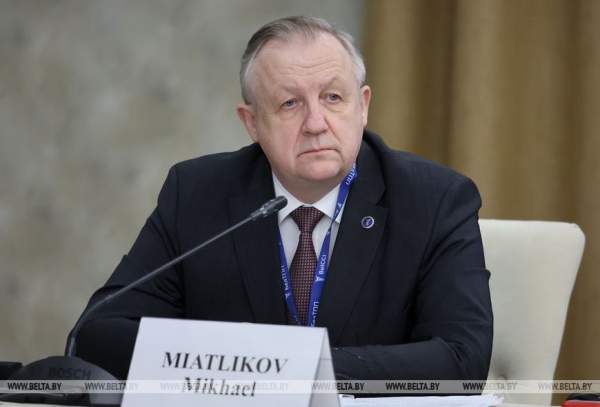 Тракторы, сухое молоко, оборудование. О чем договорились компании Беларуси и Мьянмы на бизнес-форуме