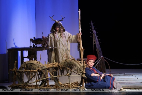 Новый художественный театр России на фестивале "M.@rt.контакт-2025" представил северную легенду "Егорушкины птицы"