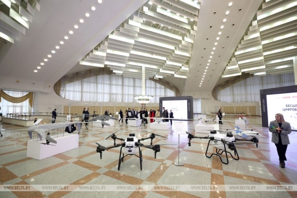 Перезагрузка правительства, революция дронов, интервью в X и Мьянма. Итоги недели Президента