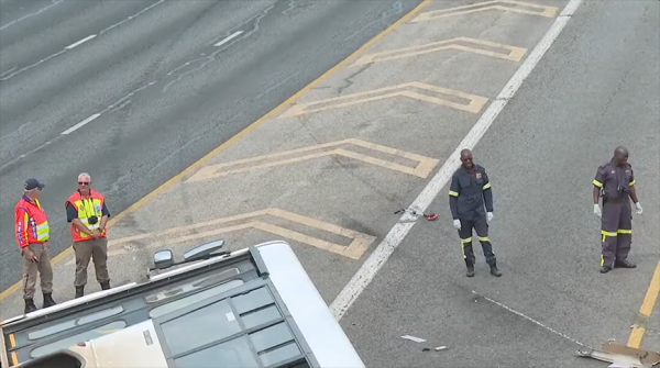 В результате опрокидывания пассажирского автобуса в ЮАР погибли 12 человек, пострадали 45 