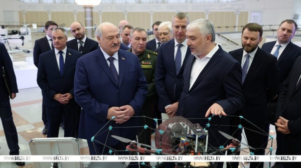 Перезагрузка правительства, революция дронов, интервью в X и Мьянма. Итоги недели Президента