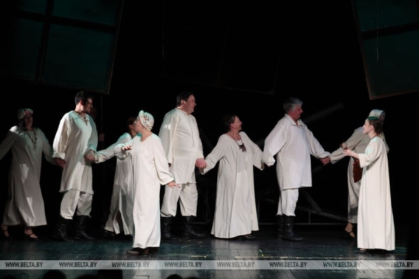 Пензенский театр юного зрителя представил в Могилеве спектакль "Кижеватов (страницы истории)"