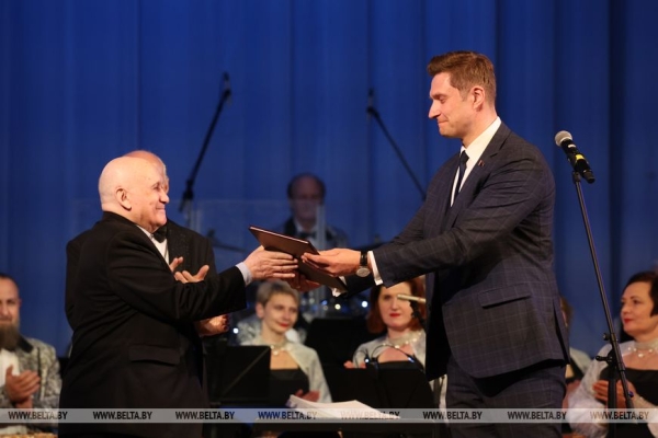 "Более 580 встреч, будет тысяча". Эдуард Ханок о работе с молодежью и планах на будущее "Более 580 встреч, будет тысяча". Эдуард Ханок о работе с молодежью и планах на будущее